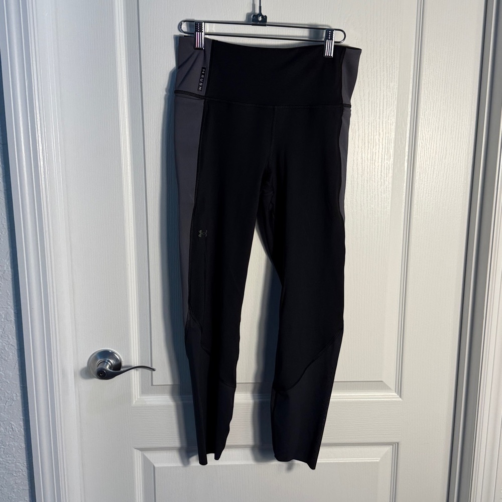 Under Armour Black Leggings Gray Side Panels Pockets Compression Size M NWT